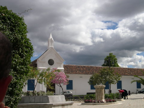 ecuador-cuenca-church-3