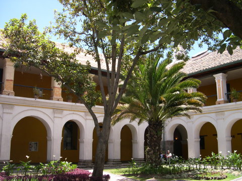 ecuador-quito-patio