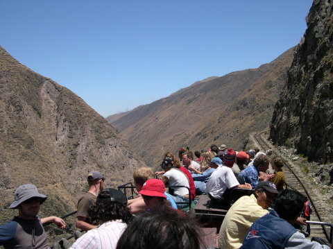 ecuador-nariz-del-diablo-on-roof