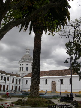 ecuador-cuenca-church2