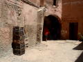 marrakech-cour-wc-dejlaba-rouge